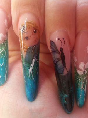 Décorations en aquarelle - les poupées